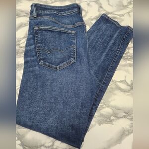 American Eagle Outfitters Women's Straight Leg Jeans in Dark Blue Wash